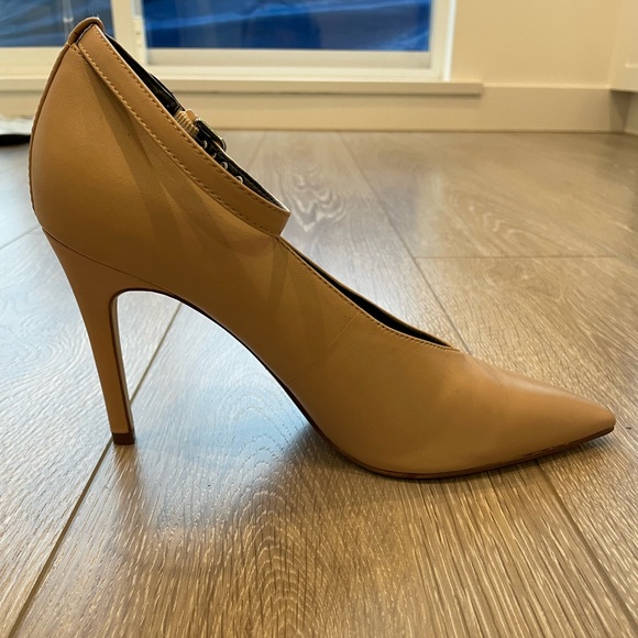 Size 8.5 Nine West heels with ankle strap - Picture 7 of 10